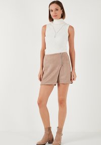 LELA Shorts - mink