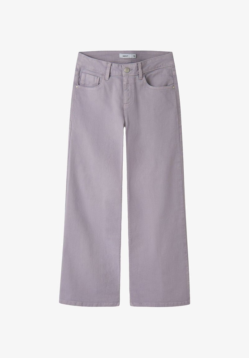 Gaiši lavandas krāsas plaša kāju džinsi, izgatavoti no mīksta kokvilnas denima. Iekļauti pogu aizdare, jostas cilpas un priekšējās kabatas.