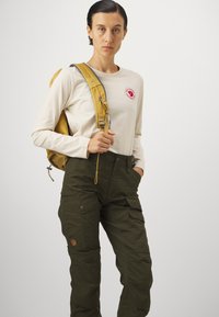Fjällräven VIDDA PRO VENTILATED TRS W - Lauko kelnės - deep forest