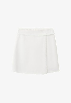 Witte wikkelminirok met rafelige randen en een elastische tailleband.