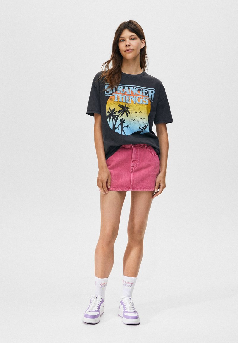 Stranger Things Pull And Bear