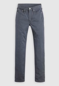 Pantalones de algodón gris oscuro para hombre con un diseño de corte recto, estilo de cinco bolsillos, cierre con botón de metal y una textura sutil.