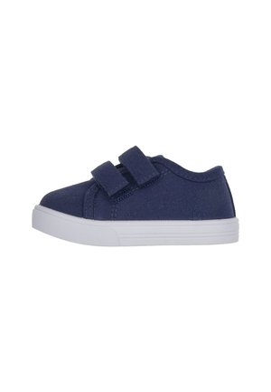 Scarpa da ginnastica per bambino blu navy con due strisce in velcro e suola in gomma bianca, mostrata di profilo su sfondo bianco.