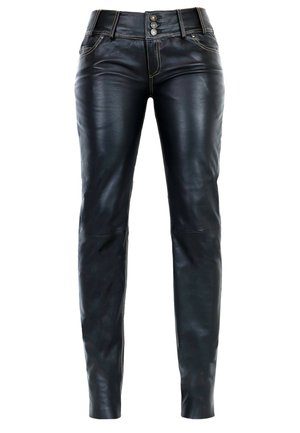 Zwarte leren broek met een slim fit, zichtbare stiksels en een drukknoopsluiting. Stevige textuur met ritsaccenten bij de enkels.