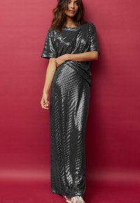 Next PETITE FIT - SEQUIN - Printtipaita - silver