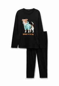 Schwarzes Pyjama-Set mit langen Ärmeln, das ein Grafik eines Hundes in einem blauen Hoodie mit dem Text "VORSICHT HUND" zeigt. Weicher Stoff für Komfort.