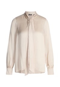 Beige zijden blouse met een tunnelkraagontwerp, lange mouwen en licht opgeblazen manchetten. Gladde textuur met subtiele glans.