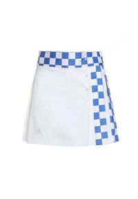Jupe blanche avec une ceinture à carreaux bleus et blancs et un panneau latéral, sécurisée par trois boutons-pression blancs.
