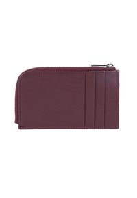 Portafoglio in pelle rosso scuro con tasca con zip sulla parte superiore e tre slot verticali per carte sul lato destro, isolato su sfondo bianco.