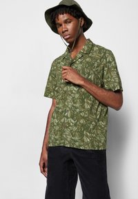 Levi's® CLASSIC CAMPER - Camisa - mossy green