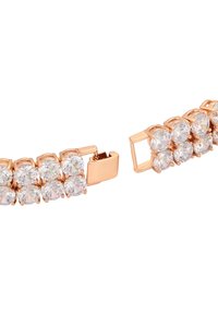 Bracciale in oro rosa con molteplici cristalli trasparenti rotondi, collegati da link metallici, che presenta una chiusura a gancio per una vestibilità sicura.