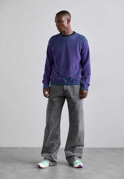 MM6 Maison Margiela REVERSIBLE CREWNECK - Pulover - purple/green