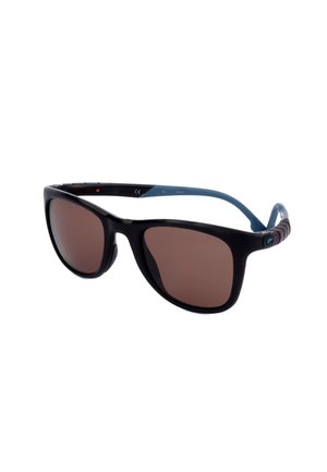 Occhiali da sole sportivi neri e blu con lenti marroni avvolgenti e design della montatura elegante e curva.