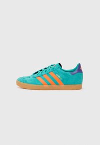 GAZELLE UNISEX - Baskets basses - pure teal/impact orange/collegiate purple