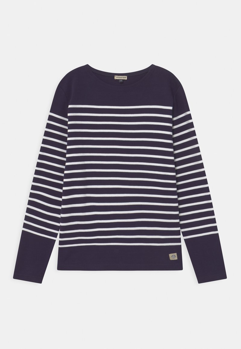Navy sweatshirt met lange mouwen, witte horizontale strepen, ronde halslijn en een klein merklabel aan de zoom. Zacht, katoenen materiaal.