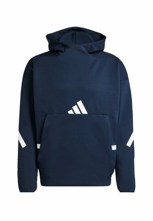 Sudadera con capucha de color azul marino, con un bolsillo frontal, que presenta rayas diagonales blancas en las mangas y un logo blanco. Textura de tela suave.