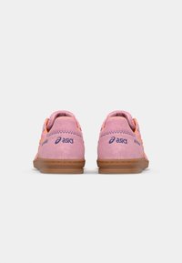ASICS SportStyle SKYHAND OG UNISEX - Trainers - coneflower/terracotta