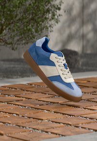 Δεν επιλέχθηκε, regatta