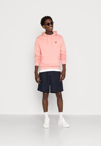 Lyle & Scott Sweatshirt com capuz - salmon