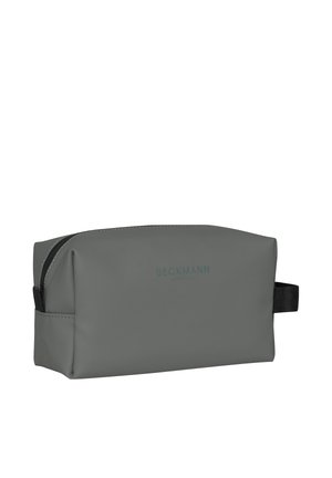 Grå rektangulær toalettmappe med svart glidelås og håndtak, med diskret "Beckmann"-merke foran.