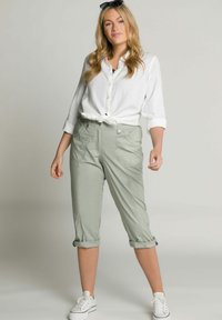 Ulla Popken 7/8 RETROUSSABLE POCHES - Broek - light gray