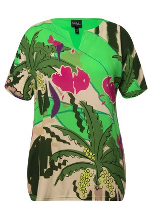 Blusa de manga corta verde con un vibrante estampado botánico de flores rosas y hojas verdes, confeccionada en una suave y ligera tela.
