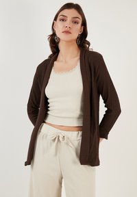 LELA REGULAR FIT - Kardigán - brown