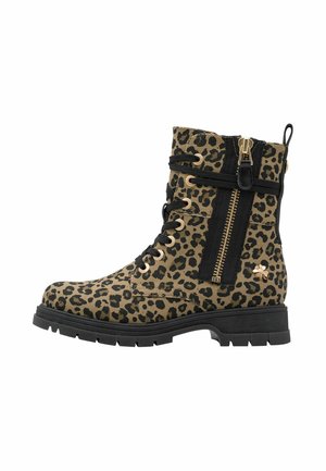Bottine à motif léopard avec lacets noirs, fermeture éclair latérale, semelle noire et petit détail fleur dorée près du talon.