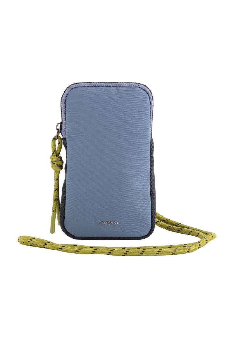 Modrá nylonová crossbody taška se šedými akcenty, s žlutým uzlovým popruhem a logem, obdélníkový tvar, texturovaný povrch.