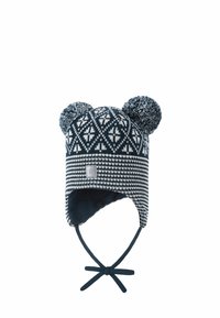 Granatowa, dzianinowa czapka z białymi geometrycznymi wzorami, z dwoma puszystymi pomponami na górze, z uszami i wiązaniem do zabezpieczenia pod brodą.