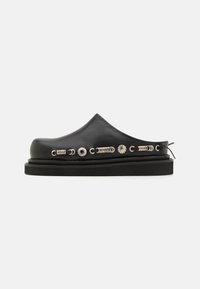 Toga Ciabattine - black