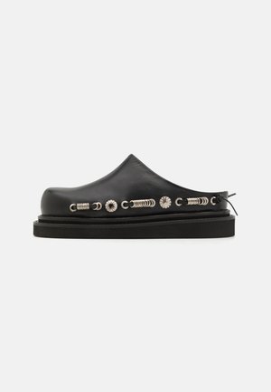 Mules - black