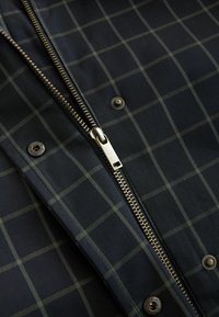 REGULAR FIT COLLAR HERITAGE - Lengva striukė - navy