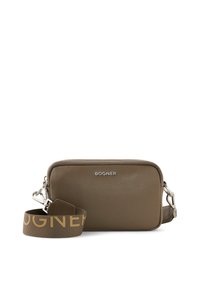 Olivenfarvet læder crossbody taske med tekstureret overflade, sølv hardware og en aftagelig rem prydet med brandnavnet i guldfarvet skrift.