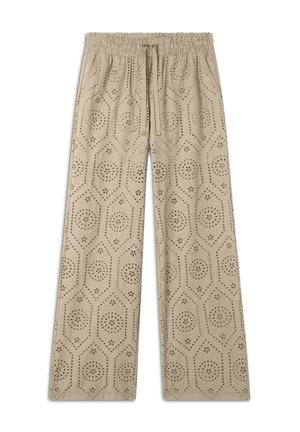 Pantaloni larghi beige con cintura elastica, caratterizzati da intricati modelli a intaglio e dettaglio con coulisse. Tessuto di cotone morbido.