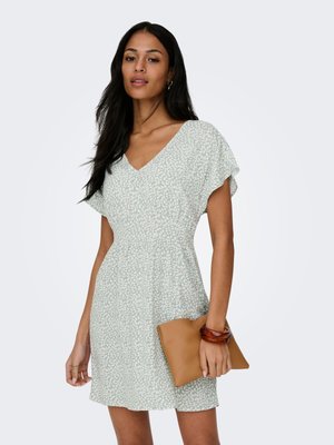 ONLY KLEID ONLNOVA KURZES KLEID - Robe de jour - jadeite