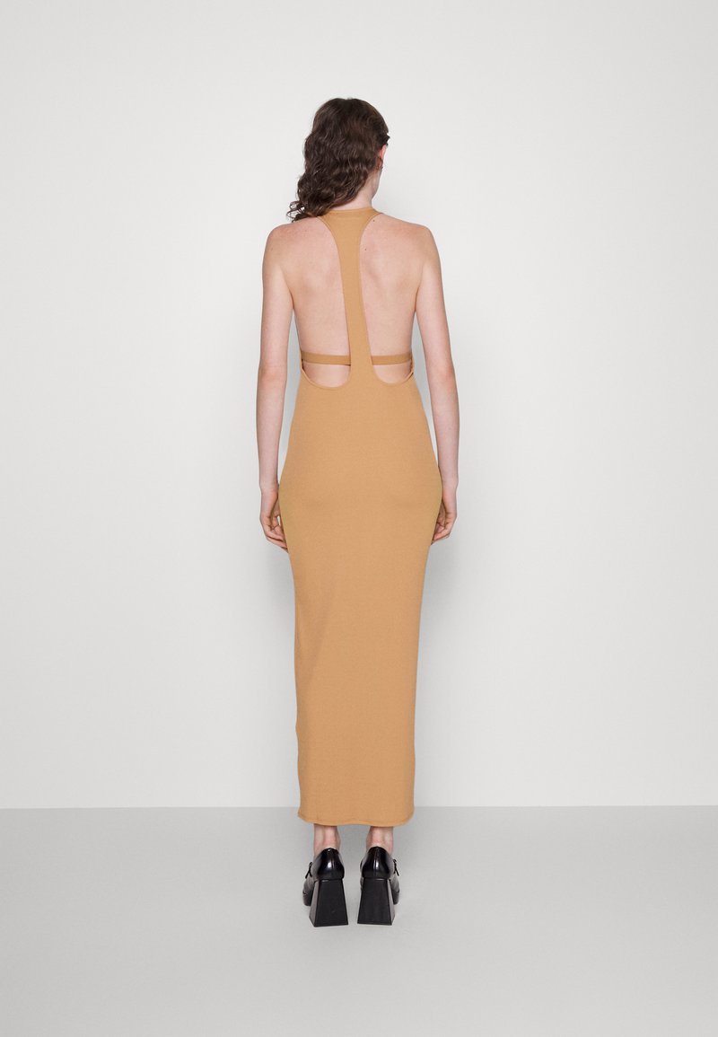 Calvin Klein NOVE CUT-OUT MAXI DRESS - Pletené šaty - pale terracotta