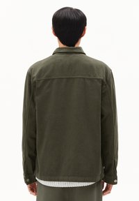 ARMEDANGELS YUNAAI  - Spijkerjas - forest pine