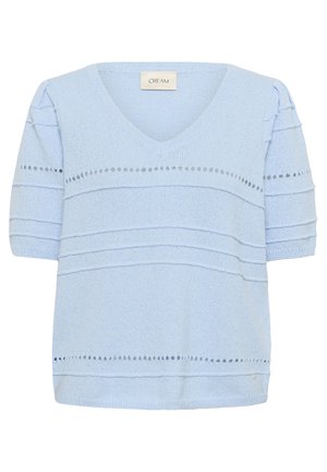 Top de punto azul claro con escote en V, mangas cortas y rayas horizontales texturizadas. Presenta pequeños cortes redondos a lo largo del diseño.