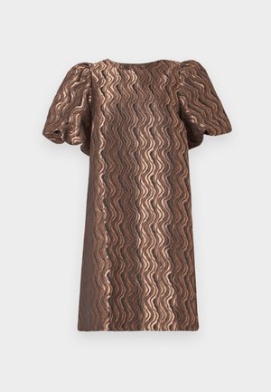 Vestito marrone con motivo a onda, maniche a puff corte, tessuto testurizzato e silhouette dritta. Il design presenta diverse sfumature di marrone.