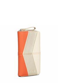 Oranje en beige leren portemonnee met een geometrisch ontwerp. Voorzien van een ritssluiting en een polsband. Structuur met contrasterende kleuren.