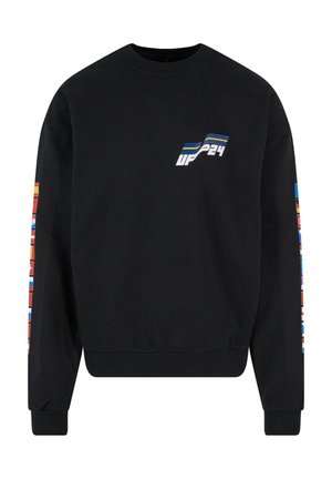 Hanorac negru cu manșete striate, având un logo grafic pe piept și un design multicolor pe mâneci.