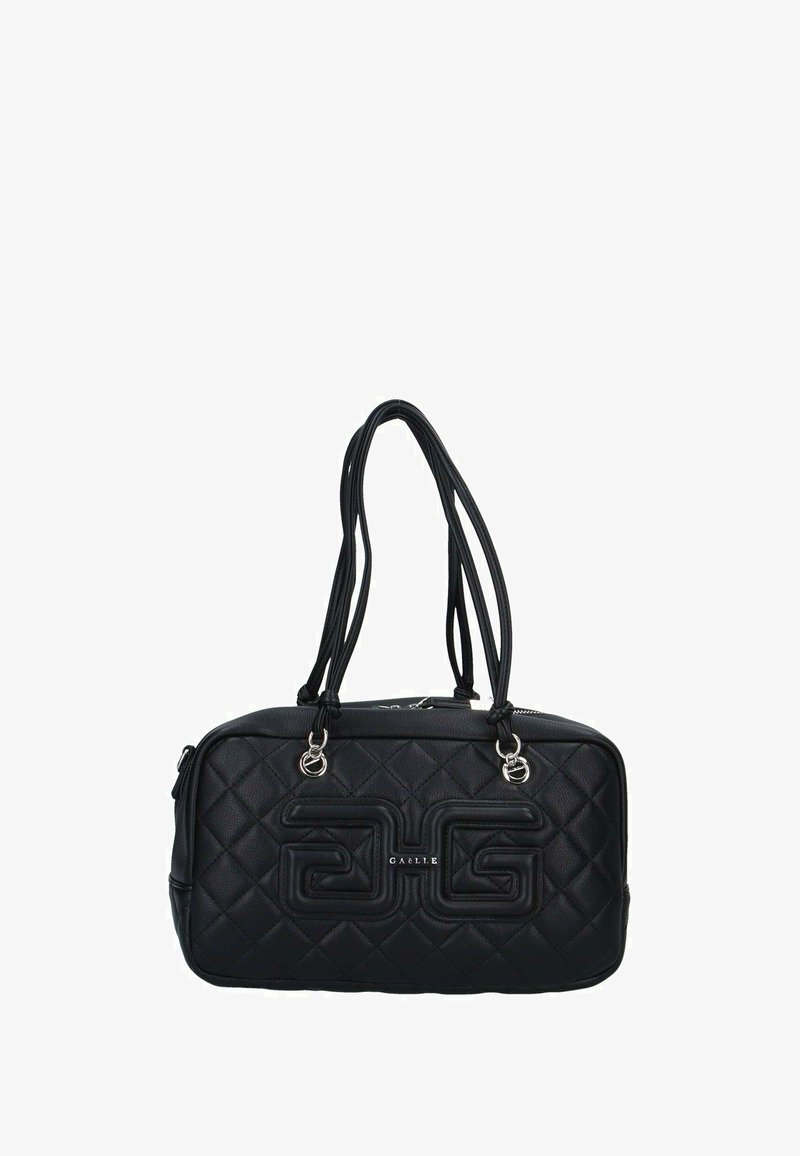 Borsa trapuntata nera con doppi manici a spalla, dettaglio logo goffrato, chiusura con zip e accessori in metallo argentato. Materiale morbido in finta pelle strutturata.