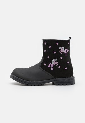 Stiefelette - black