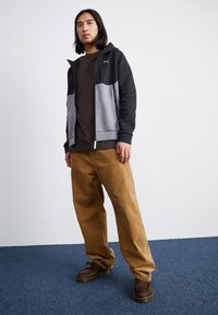 Thumbnail Image 3