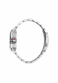 Orologio da polso in metallo argentato con quadrante rotondo, dial nero e un accentuato tocco rosso sulla corona; presenta un bracciale collegato.