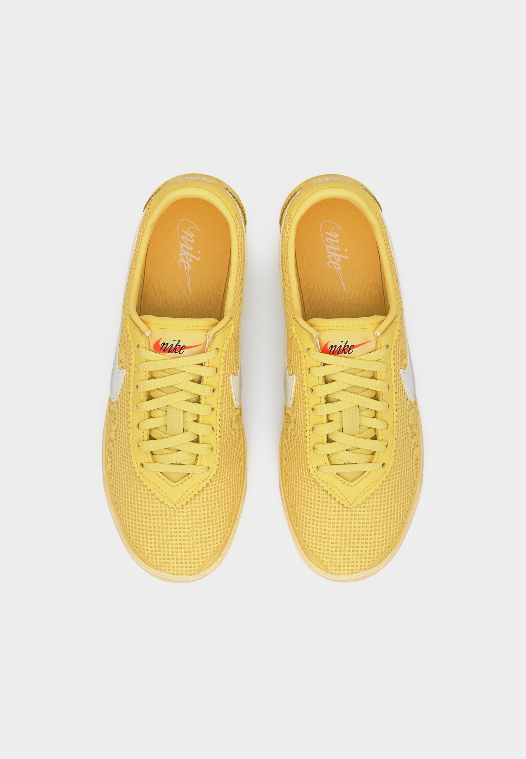 Nike Sportswear ASTROGRABBER - Trainers - soft yellow/sail/yellow
