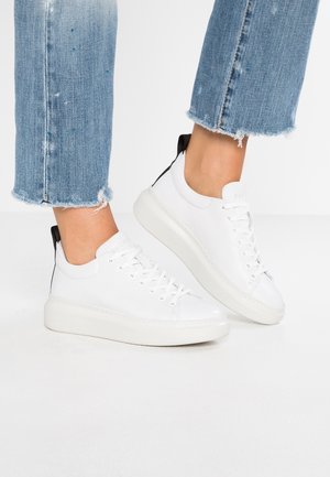 Baskets basses - white