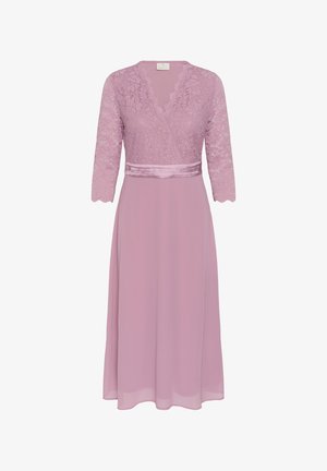 Mályva színű térdig érő ruha csipkebetétes illetve ujjú felsőrésszel, V-nyakkal, szatén derékpánttal és légies chiffon szoknyával.