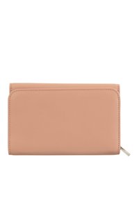 Portafoglio in pelle rosa con una texture liscia, forma rettangolare e chiusura con zip. Presenta una cucitura fine e un accento in metallo argentato.